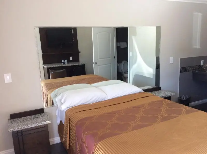 Stallion Motel — photo 23 of 23